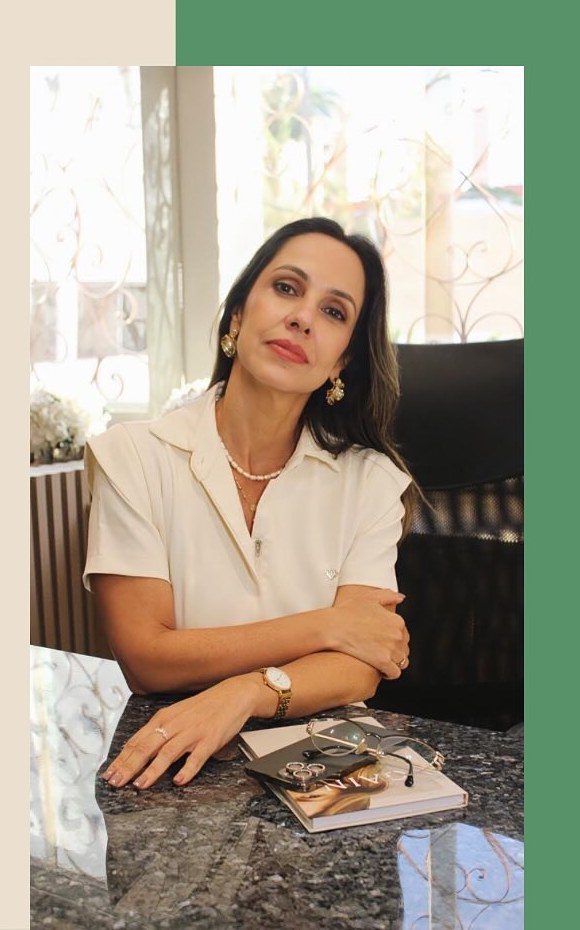 Simone Navarro em atendimento